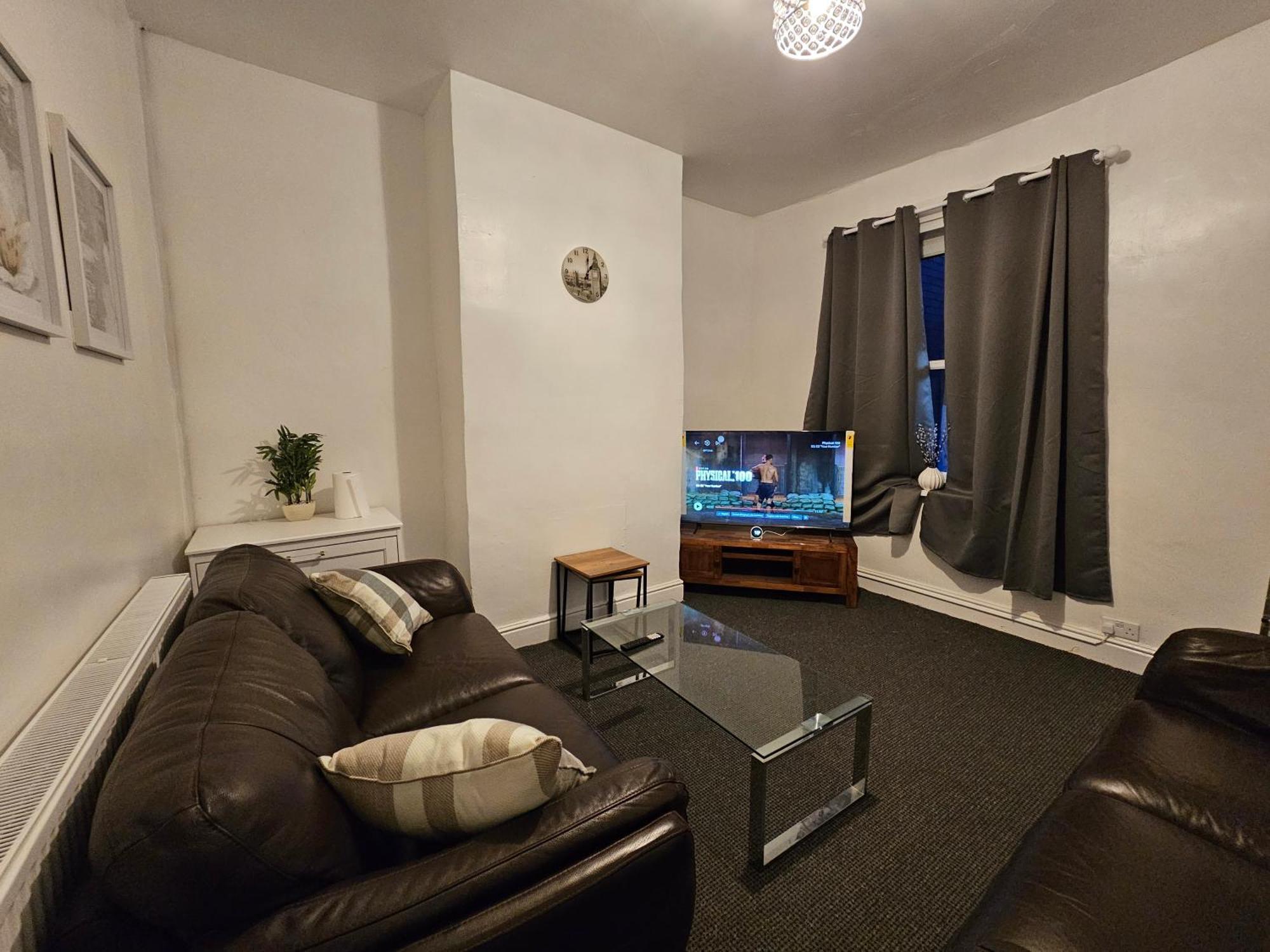 Convenient 3 Bed, Pr1 Near Uclan N Train Station Villa Престън Екстериор снимка